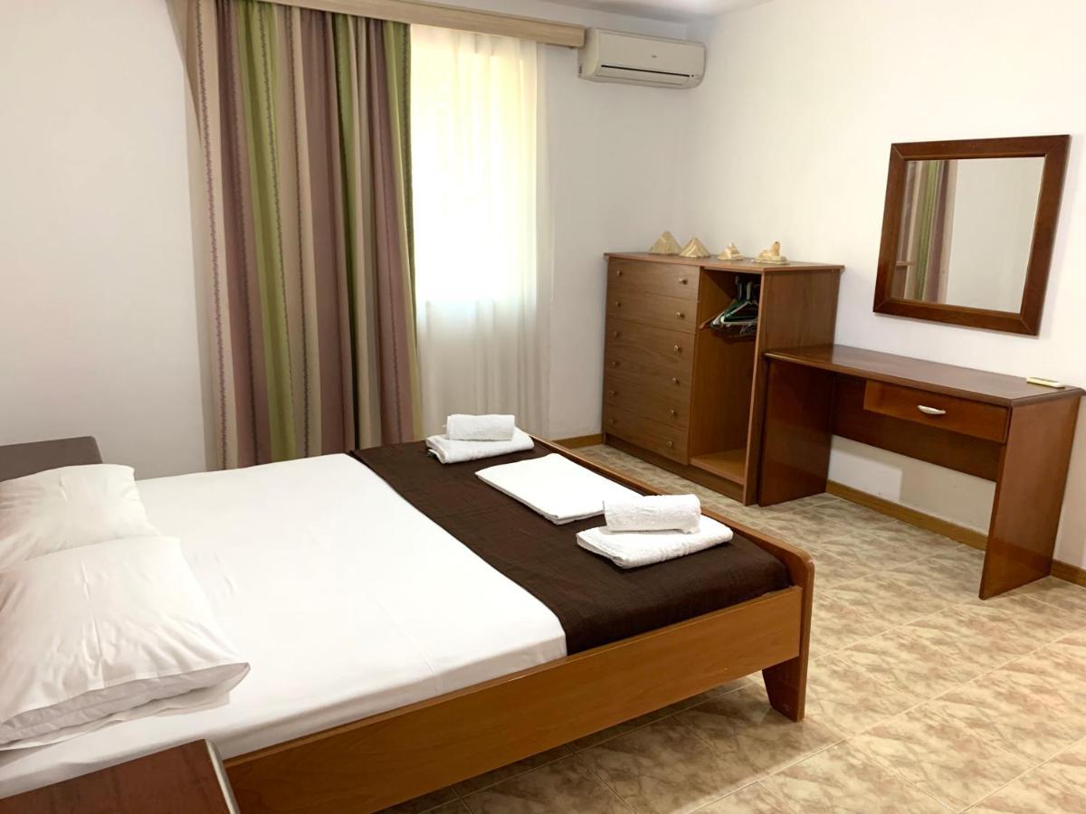 Duka Apts Sarandë エクステリア 写真