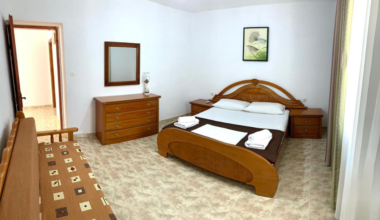 Duka Apts Sarandë エクステリア 写真