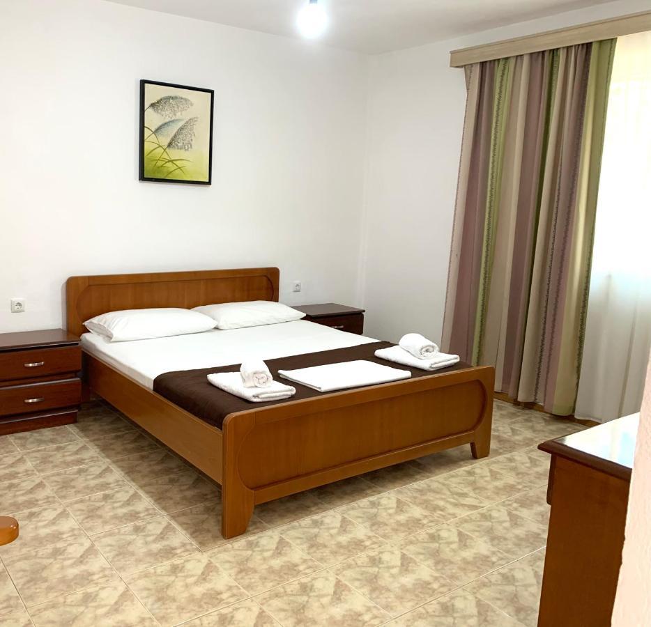 Duka Apts Sarandë エクステリア 写真