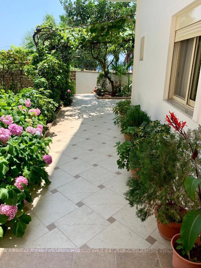 Duka Apts Sarandë エクステリア 写真