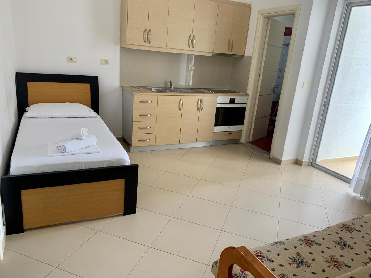 Duka Apts Sarandë エクステリア 写真