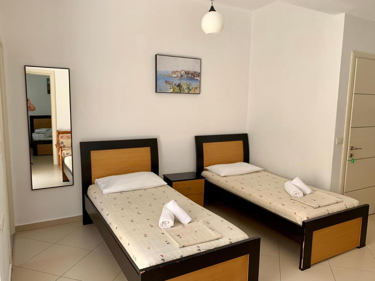 Duka Apts Sarandë エクステリア 写真