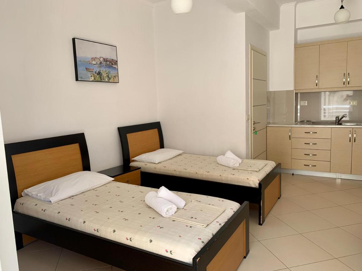 Duka Apts Sarandë エクステリア 写真