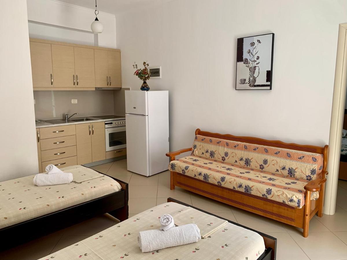 Duka Apts Sarandë エクステリア 写真