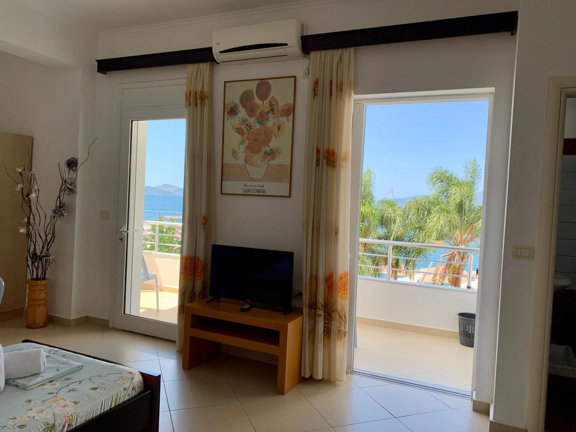 Duka Apts Sarandë エクステリア 写真