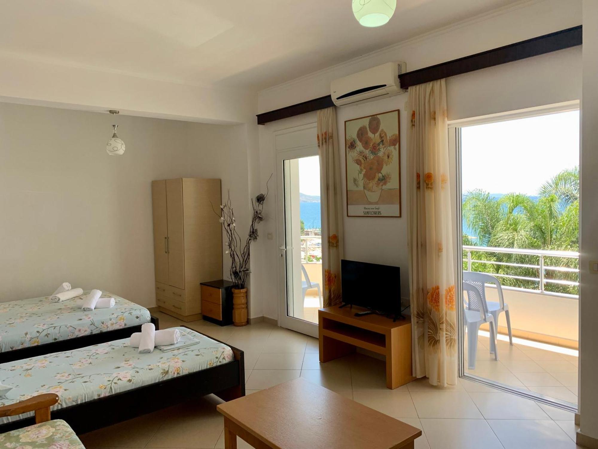 Duka Apts Sarandë エクステリア 写真