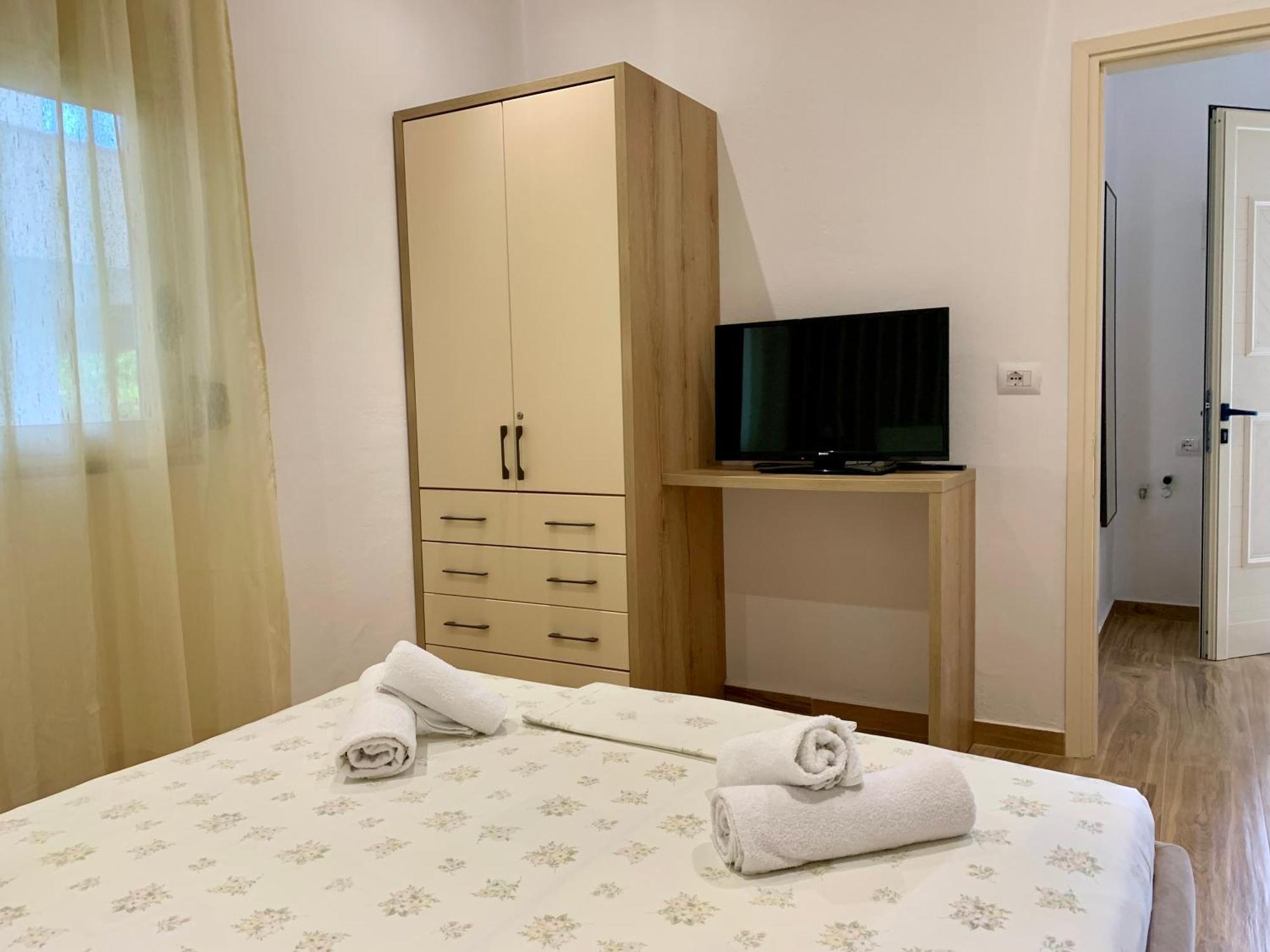Duka Apts Sarandë エクステリア 写真