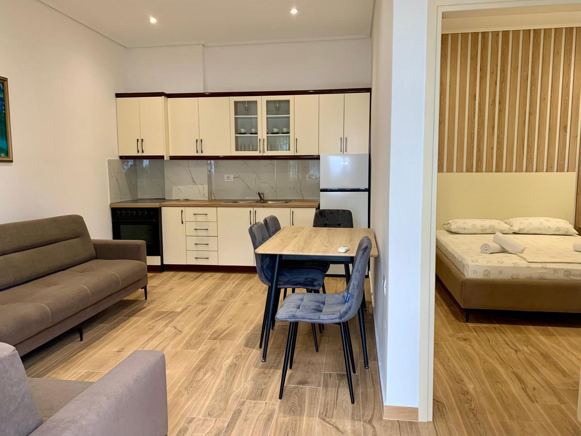 Duka Apts Sarandë エクステリア 写真